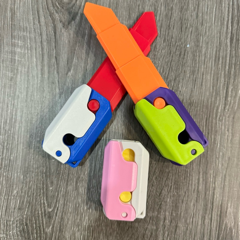 Dao Cà Rốt 3D 3 khớp 17CM Dao Củ Cải Đồ Chơi Trọng Lực Xả Stress