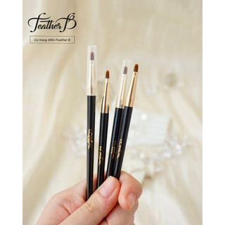 Cọ liner - cọ môi - che khuyết điểm Feather B Loreal