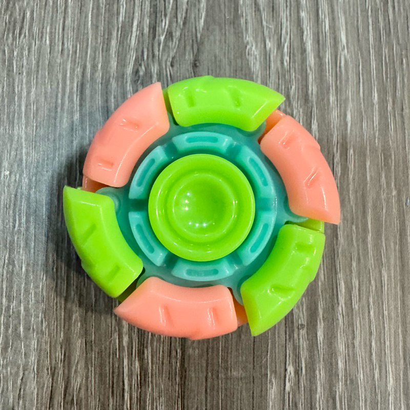 Spinner Cà Rốt 3D 4.7CM Spinner Củ Cải Đồ Chơi Trọng Lực Xả Stress Dạ quang