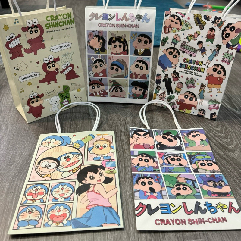 Túi giấy túi quà tặng hình Shin chan Cậu bé bút chì Doraemon 15x23x8