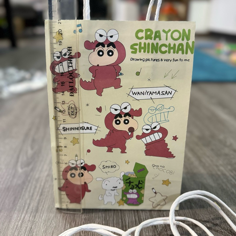 Túi giấy túi quà tặng hình Shin chan Cậu bé bút chì Doraemon 15x23x8