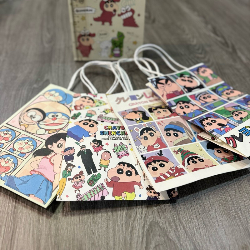 Túi giấy túi quà tặng hình Shin chan Cậu bé bút chì Doraemon 15x23x8