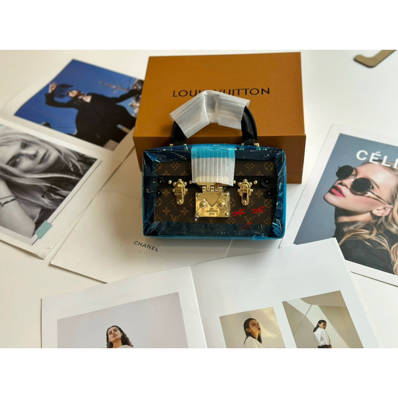 Túi hoa nâu viền đinh quai xách M46755