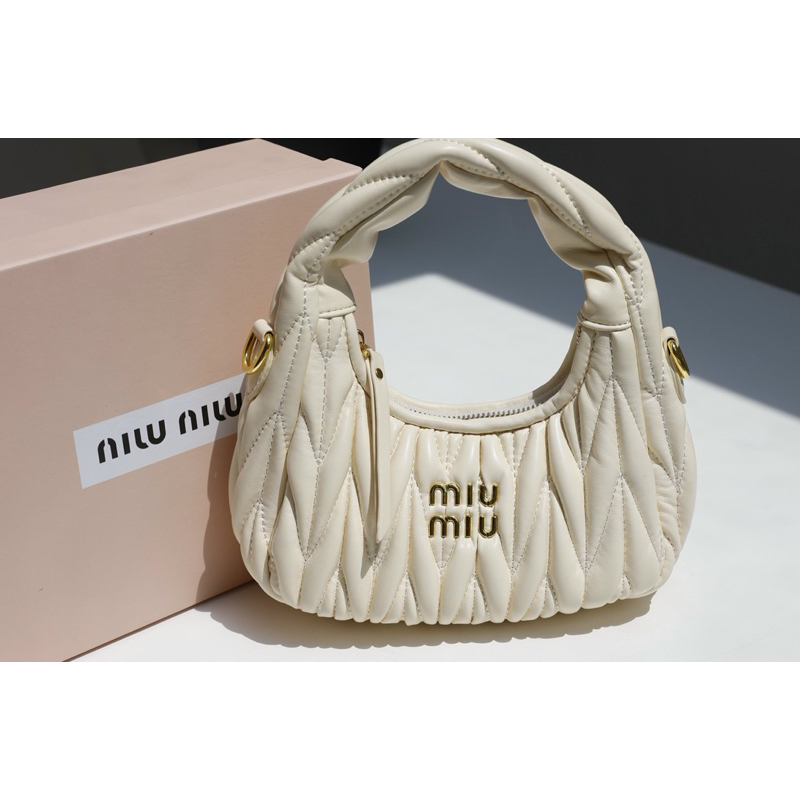 Túi MIU HOBO KẸP NÁCH CHẤT LIỆU DA LÌ MỀM MỊN