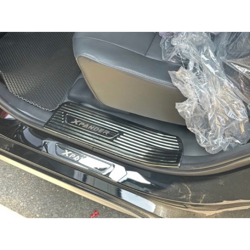 Ốp bậc chân, nẹp bước chân trong ngoài Xpander titan 2018-2024