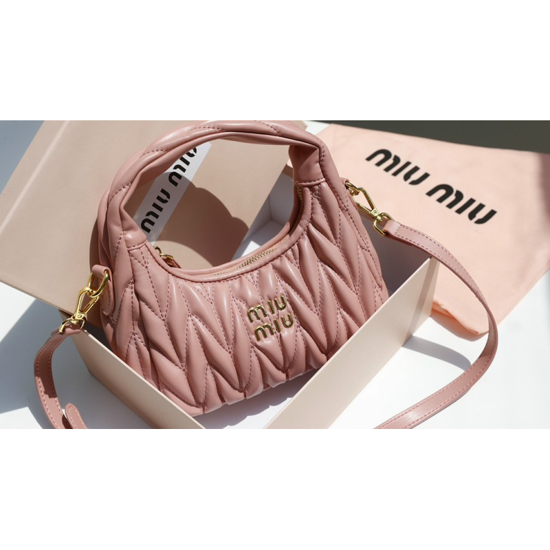 Túi MIU HOBO KẸP NÁCH CHẤT LIỆU DA LÌ MỀM MỊN