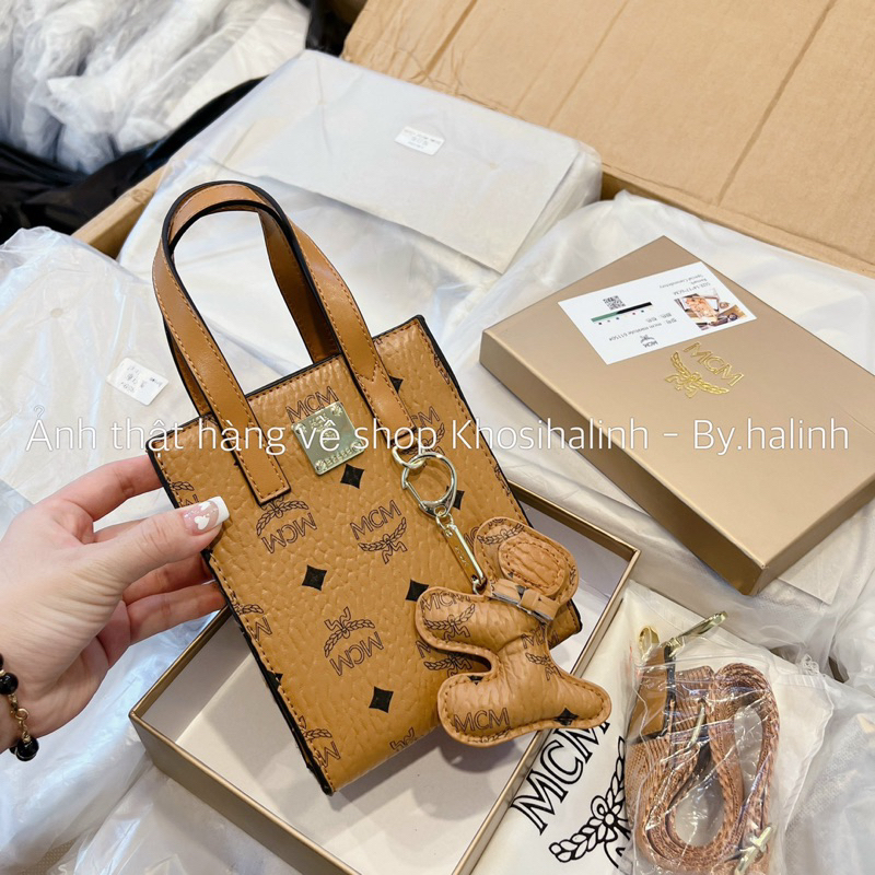 💥Fullbox 💥 Túi đựng Điện Thoại M.C.M size17 Kèm Dây Đeo Chéo Và Tag