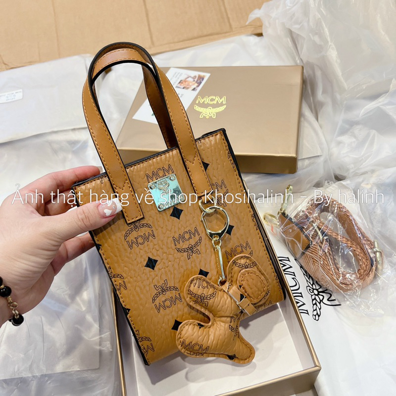 💥Fullbox 💥 Túi đựng Điện Thoại M.C.M size17 Kèm Dây Đeo Chéo Và Tag