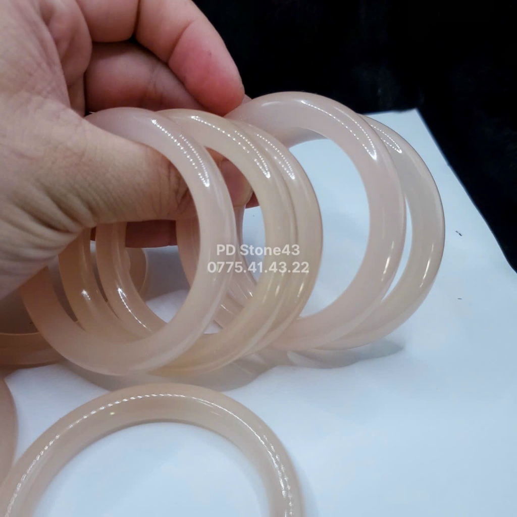 Vòng bản liền onyx hồng siêu đẹp mịn size 50-56mm hàng kiểm định kèm hộp