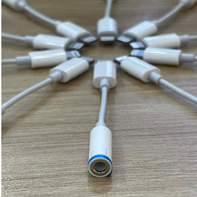 Cáp chuyển đổi tai nghe chuyển Light sang 3.5mm chính hãng nhà táo sâu