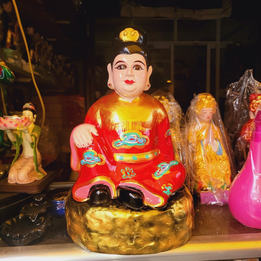 TƯỢNG BÀ CHÚA SỨ  _ MẪU VẺ ĐỎ  ĐẤT NUNG _ CAO 40CM