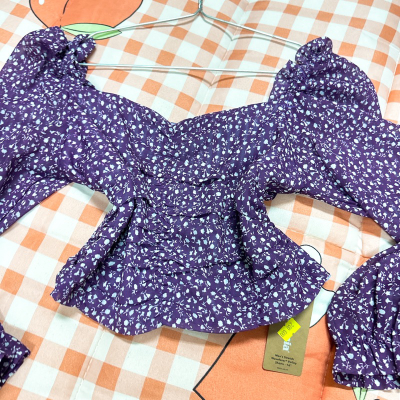 Áo kiểu nữ dáng ngắn màu tím tay dài , phía sau có bo thun