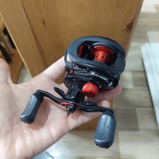 Abu Garcia Blackmax4 máy câu lure ngang, bạc đạn kháng mặn