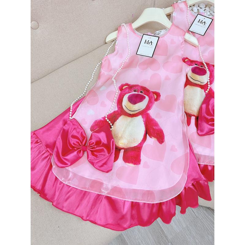 Bộ cách tân gấu dâu ba lỗ cực mát cho bé gái