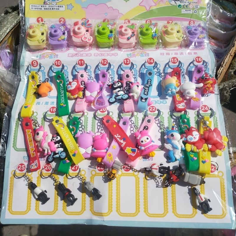 Sỉ Vỉ bốc thăm trúng thưởng móc khoá nhiều hình