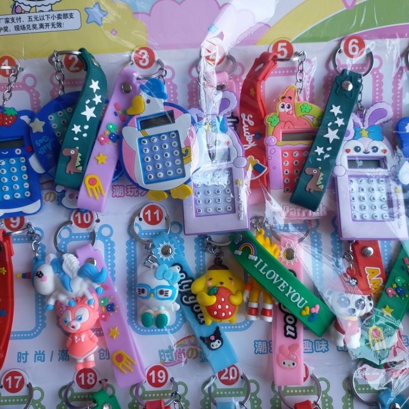 Sỉ Vỉ bốc thăm trúng thưởng móc khoá nhiều hình