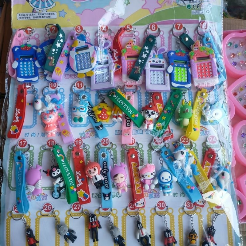 Sỉ Vỉ bốc thăm trúng thưởng móc khoá nhiều hình