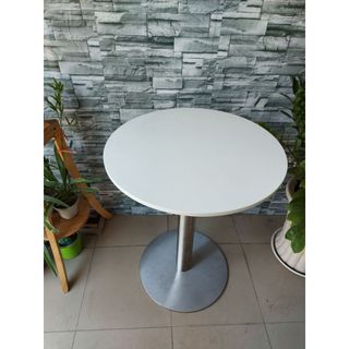 Bàn Tròn Chân Trụ Inox Mặt MDF Hiện Đại