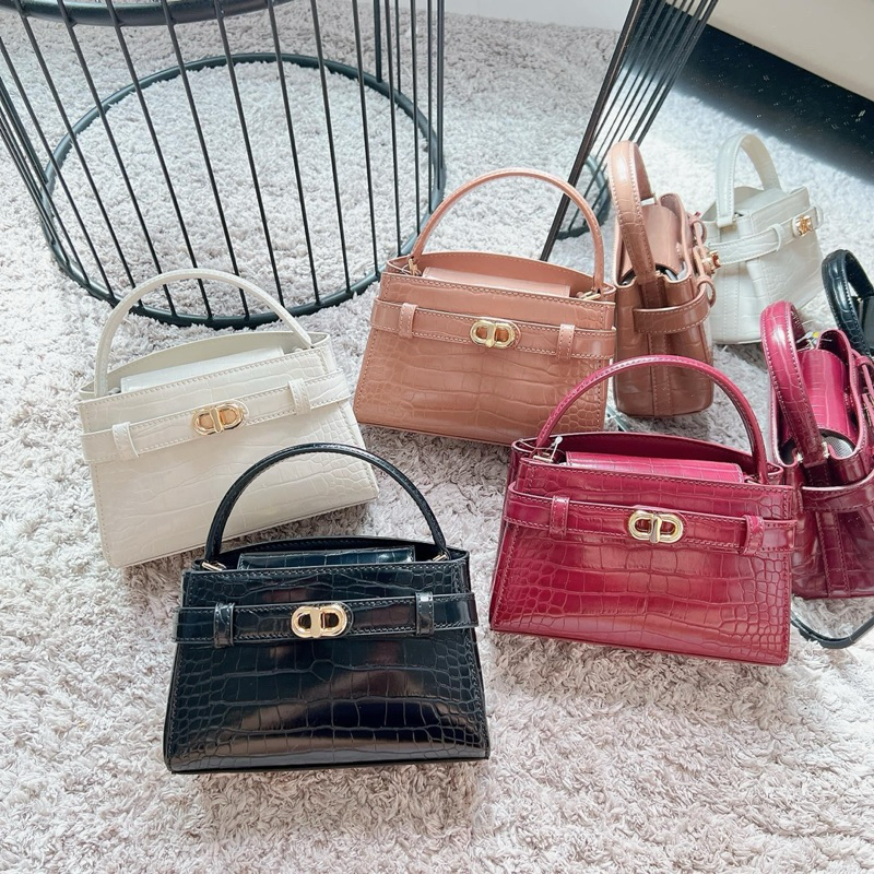 Túi xách cầm tay da Aubrille Croc 「𝐂.𝐡.𝐚.𝐫.𝐥.𝐞.𝐬 𝐚𝐧𝐝 𝐊.𝐞.𝐢.𝐭.𝐡」