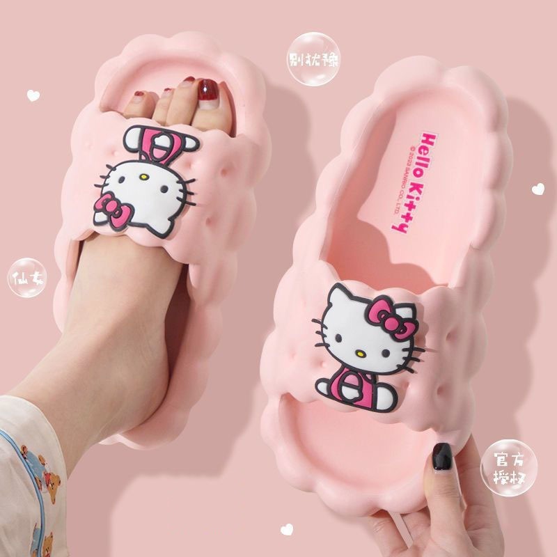 Dép Bánh Mì Nữ Đế Mềm Họa Tiết Mèo Kuromi Và Hello Kitty Dễ Thương, Dép Nữ Quai Ngang Đi Trong Nhà Siêu Êm Chân Gọn Nhẹ.