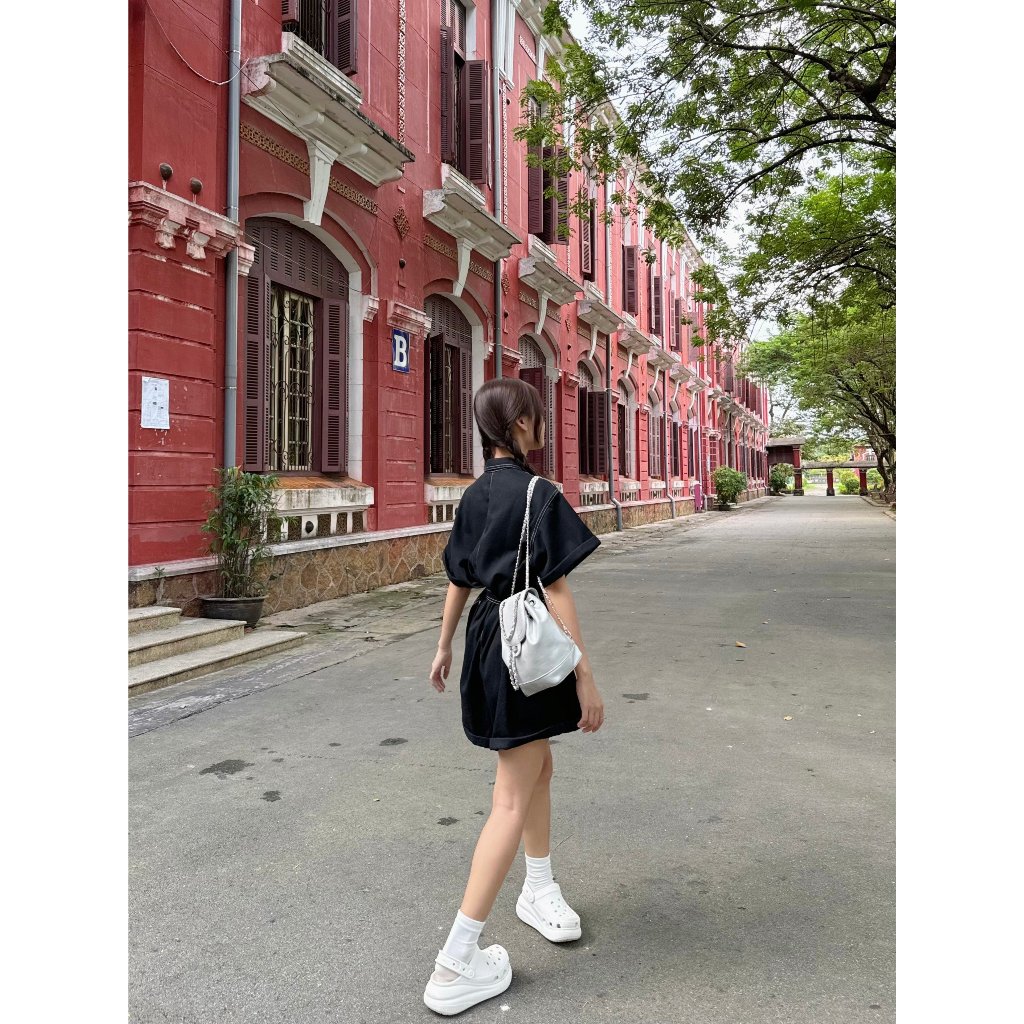 Váy jeans dạng yếm dáng lỡ ôm người siêu xinh , Jumpsuit denim ngắn form rộng | RICA JUMPSUIT | Secodee