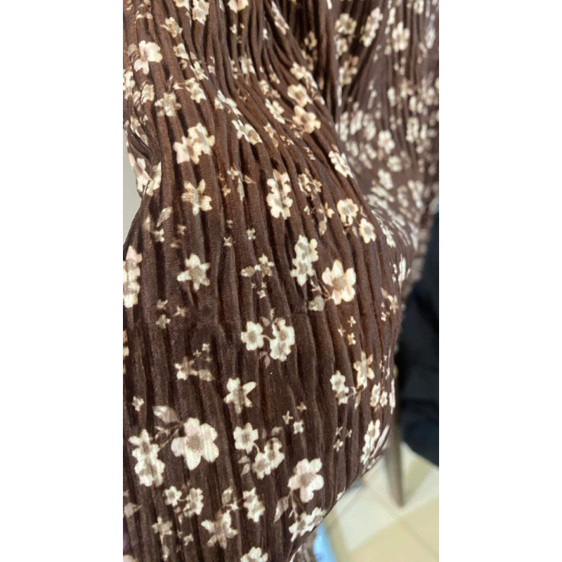 Chân váy nhung tăm hoa nhí Comic