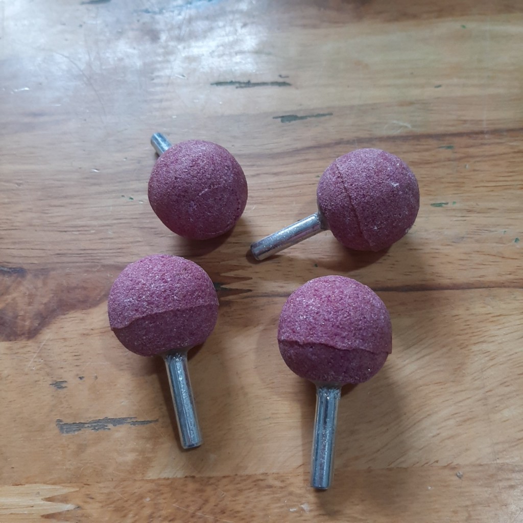 Cục đá mài săm lốp ô tô, xe máy  tròn 25mm, cốt gắn máy 6mm