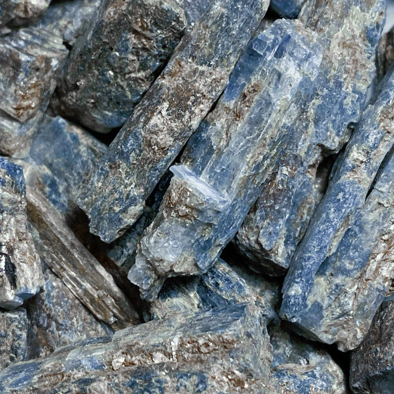 Kyanite Thô  Túi 50gr Hỗ Trợ Trí Tuệ, Giao Tiếp, Chữa Lành