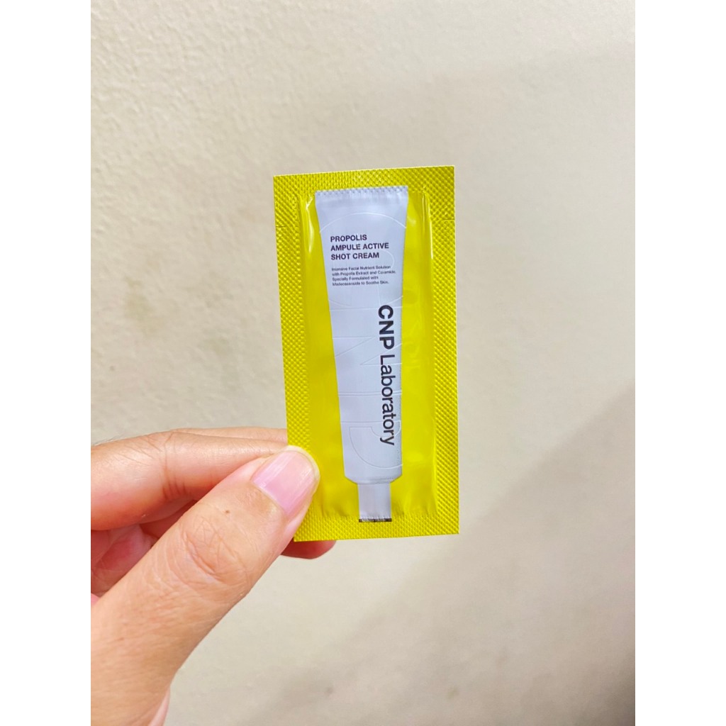 Kit dưỡng keo ong CNP Laboratory Slow-Aging Pack