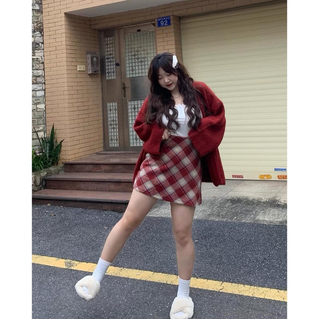 Set váy + cardigan +áo 2 dây dạ kẻ len nổi bật mùa lễ hội