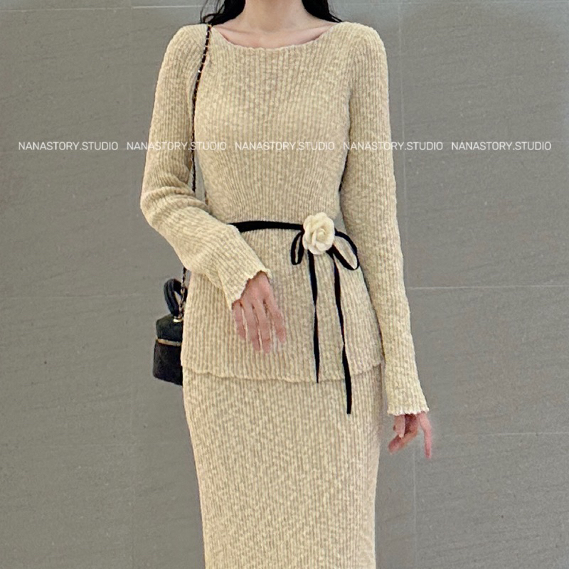 Dây Lưng Vải Cột Nơ Và Hoa Trà Cài Áo Sang Chảnh