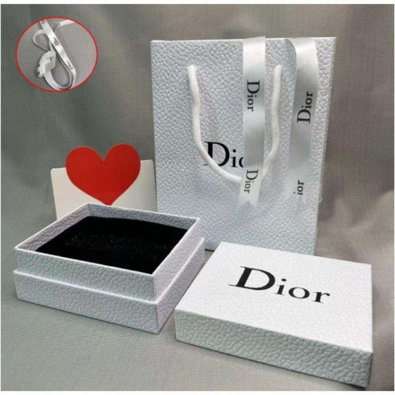 Hộp quà đựng son dior