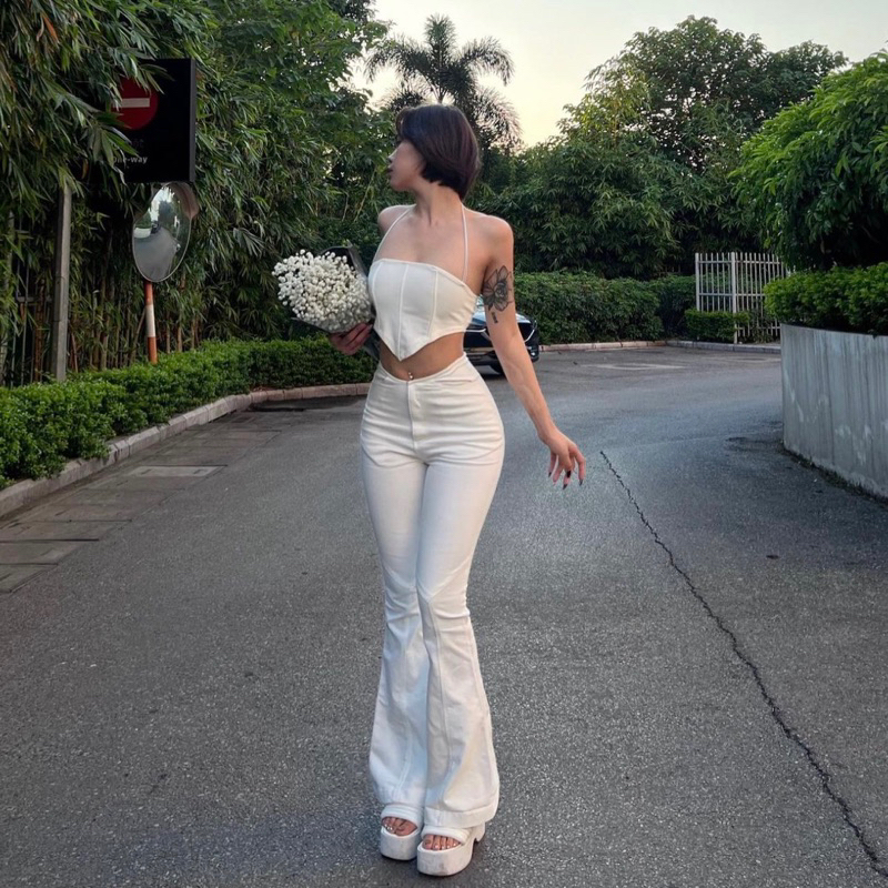 Quần jean trắng ôm body ống loe Chan.closet93