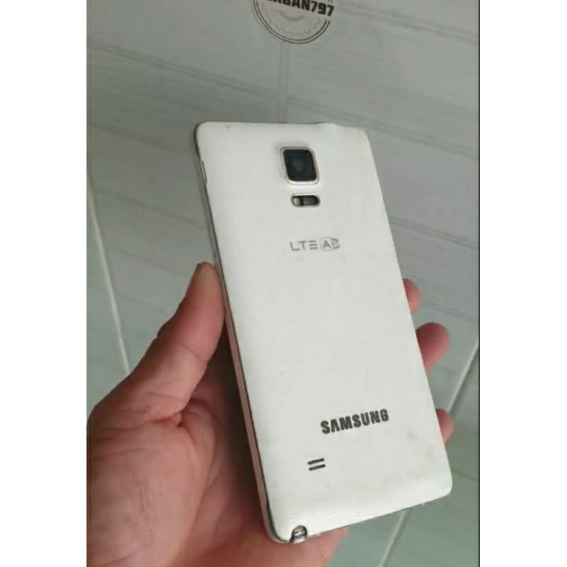 Điện thoại samsung note 4 kính nứt như hình