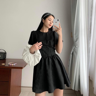 Đầm gấm xoè hoa