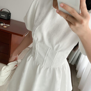Đầm gấm xoè hoa