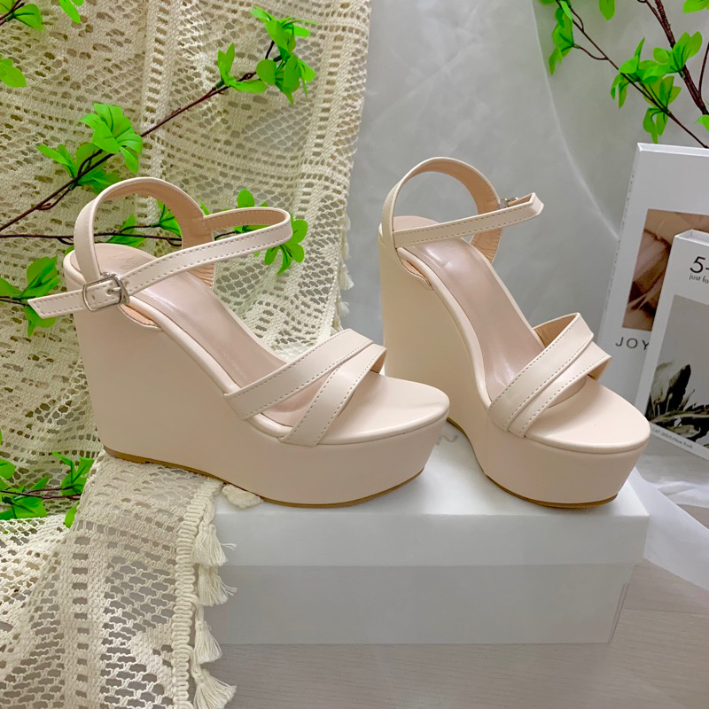 Giày sandal nữ, giày sandal đế xuồng 12cm Degoshin - tôn dáng, nhẹ êm và chắc chân