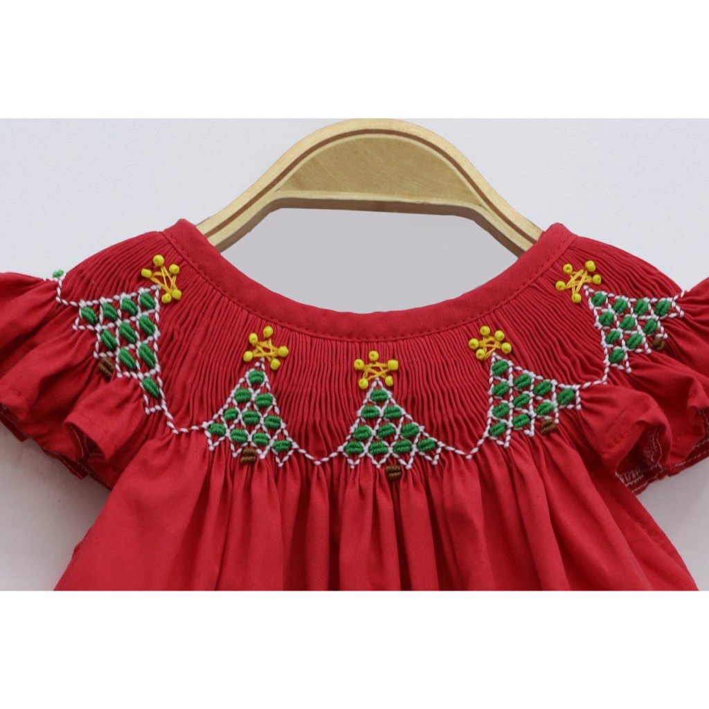 Đầm Smock Noel xinh xắn cho bé iu.