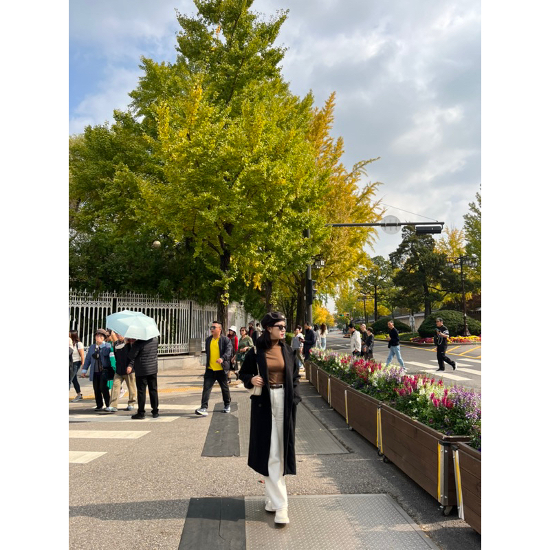 Pass áo dạ đen dài