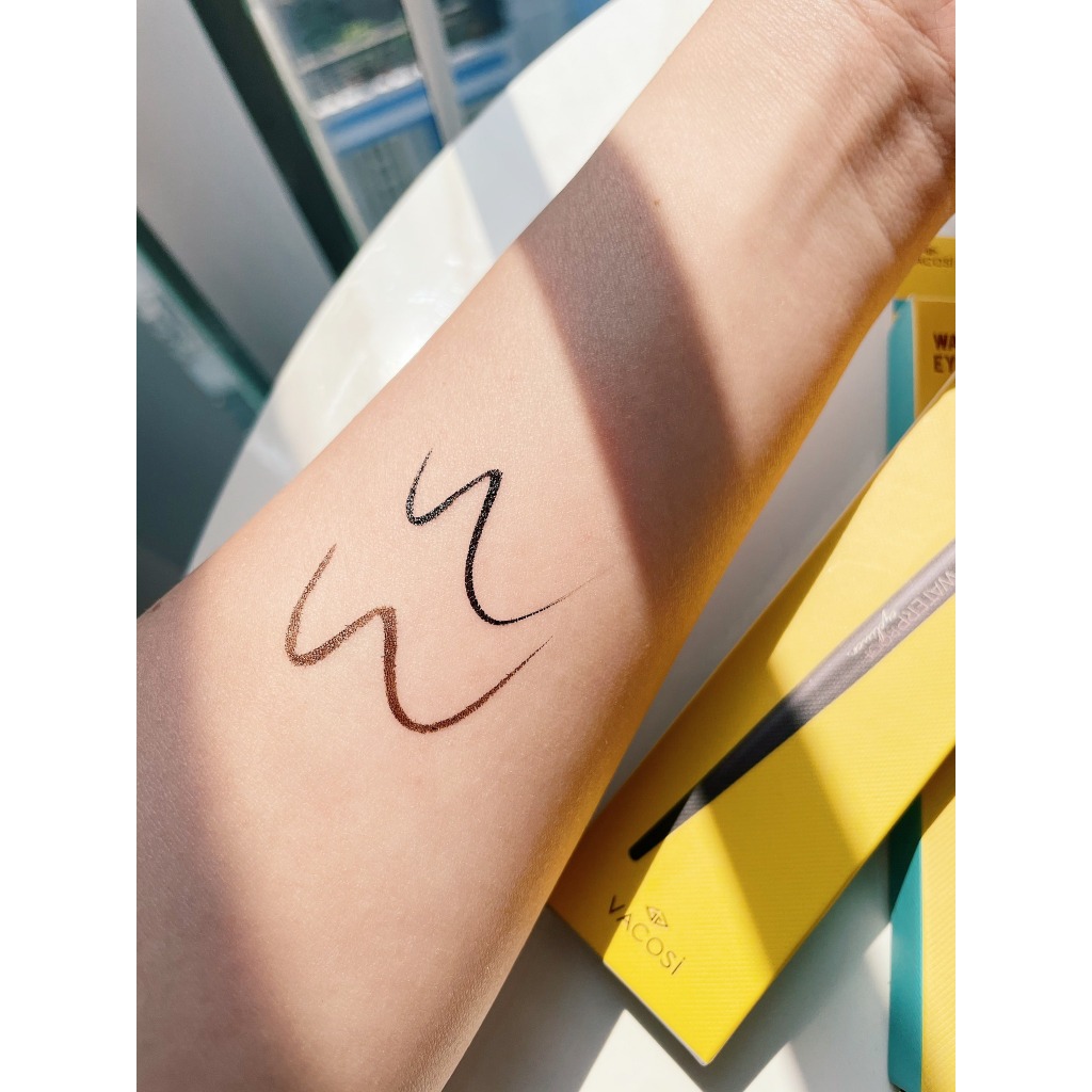 Bút Kẻ Mắt Nước Chống Trôi Vacosi Natural Studio Waterproof Eyeliner