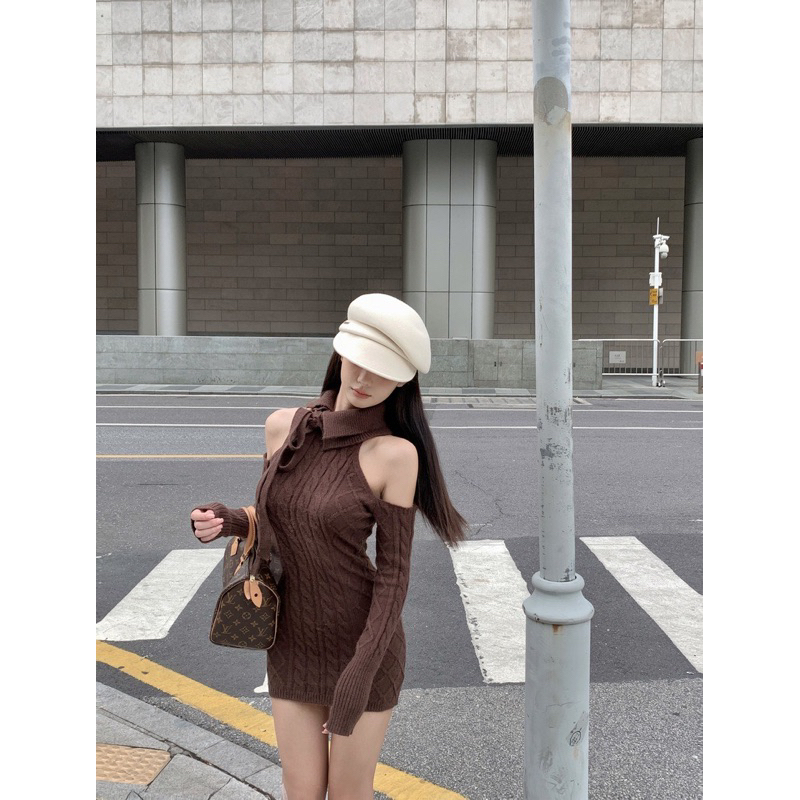 𝟮𝟮.𝗦𝘁𝘂𝗱𝗶𝗼𝗼 ~ Váy len cổ yếm bẻ buộc nơ kiểu tay dài phối trễ vai Đầm len body ngắn khoét vai sang chảnh cá tính