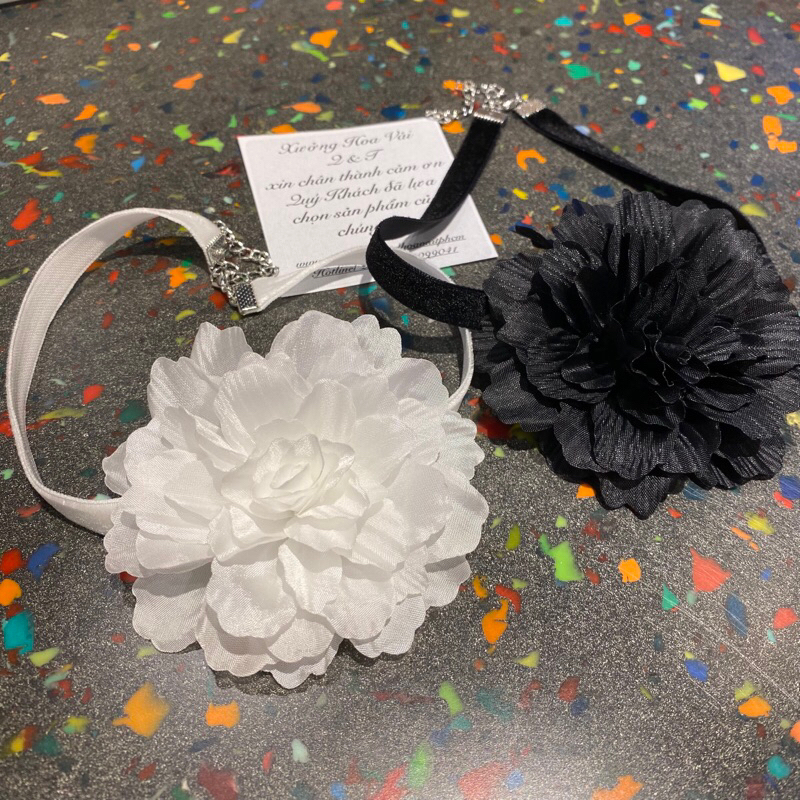 🌸Vòng Choker Dây Nhung Phối Bông Hồng Trắng Đen🌸