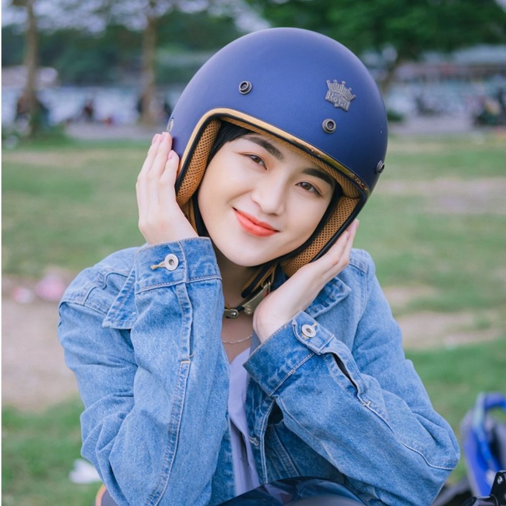 MŨ BẢO HIỂM DÀNH CHO NGƯỜI ĐI XE MÁY 3/4 ĐẦU ROYAL M20C GỌN GÀNG, PHONG CÁCH CÁ TÍNH