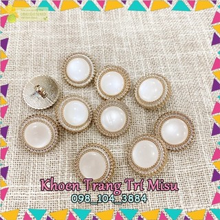 Nút áo kiểu nhiều cỡ 1.3cm 1.5cm 1.8cm 2cm. chất liệu nhựa xi vàng, nút áo rẻ đẹp