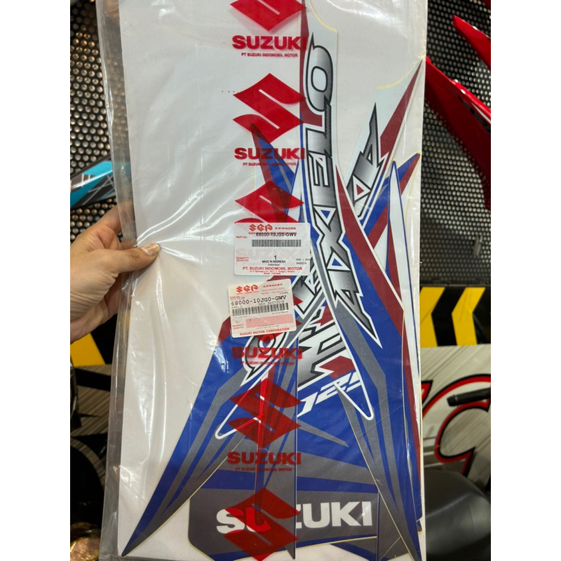 Tem hãng Axelo trắng xanh hãng