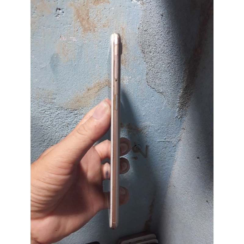 Oppo F5 như hình