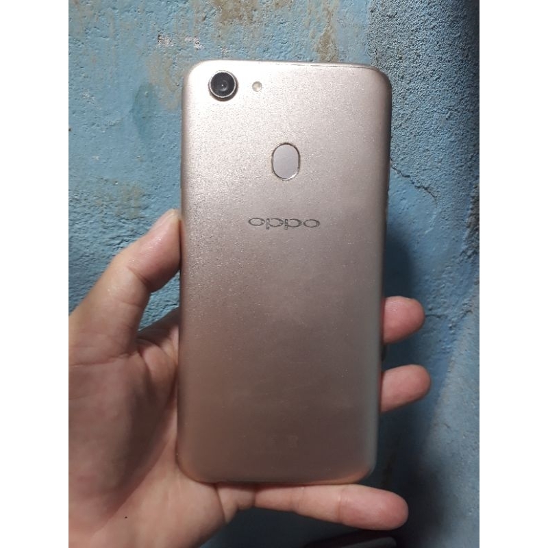 Oppo F5 như hình