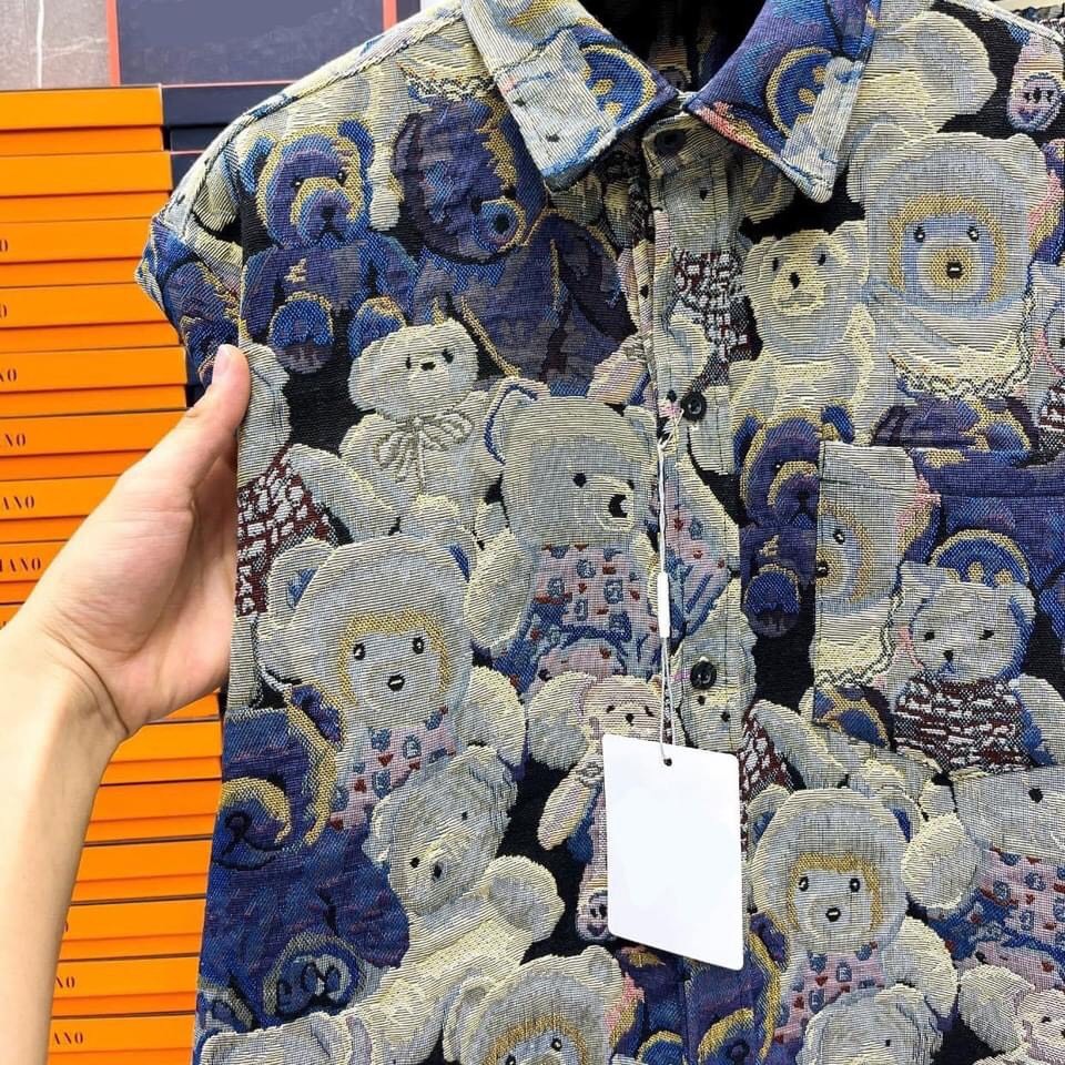 Bộ Quần Áo Sơ Mi Cổ Đức Vải Gấm Hoạ tiết Gấu Misa Cộc Tay