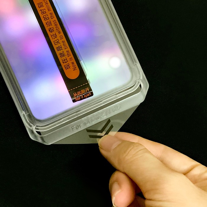 Kính Cường Lực iphone, tự lấy bụi kèm khung tự dán và bảo vệ màng loa 11,12,13,14pro max, 15promax,plus