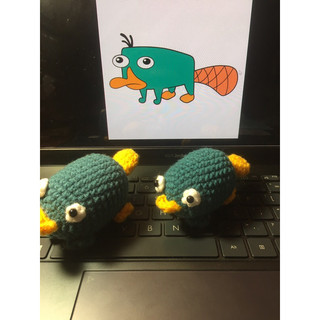 Móc len / móc khoá thú mỏ vịt perry (perry the platypus) handmade (ảnh thật shop chụp)